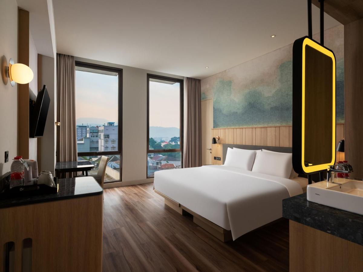 Hotel Santika Pasirkaliki Bandung Kültér fotó